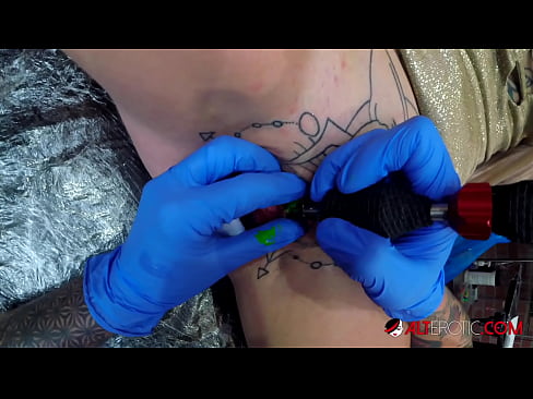 ❤️ Itin tatuiruota karšta Sully Savage gavo tatuiruotę ant savo klitorio ❤ Porno prie porno lt.special-grasser.ru ❌️